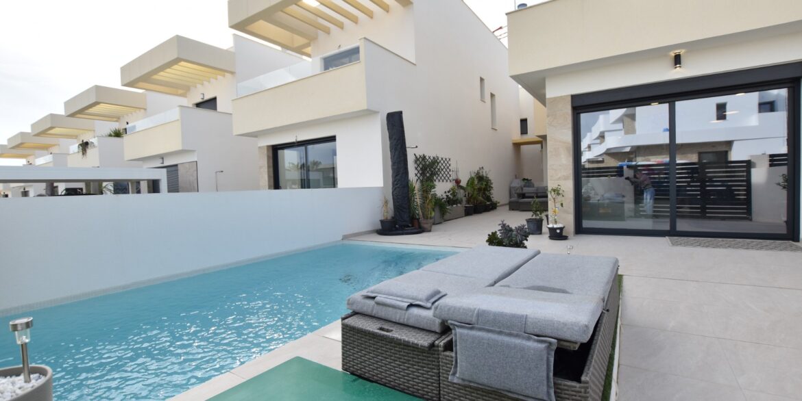 o_1jgf86lgv18gi4acr5qg7i1spn5b