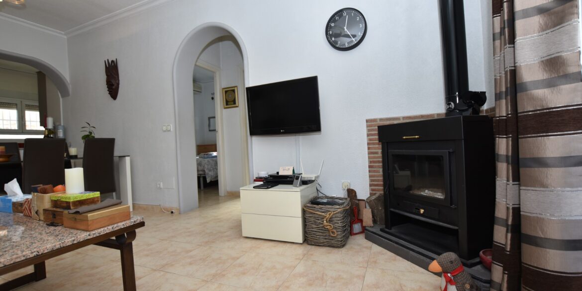 o_1jgf8ajm6uv4rl51if2n9q1gp02s