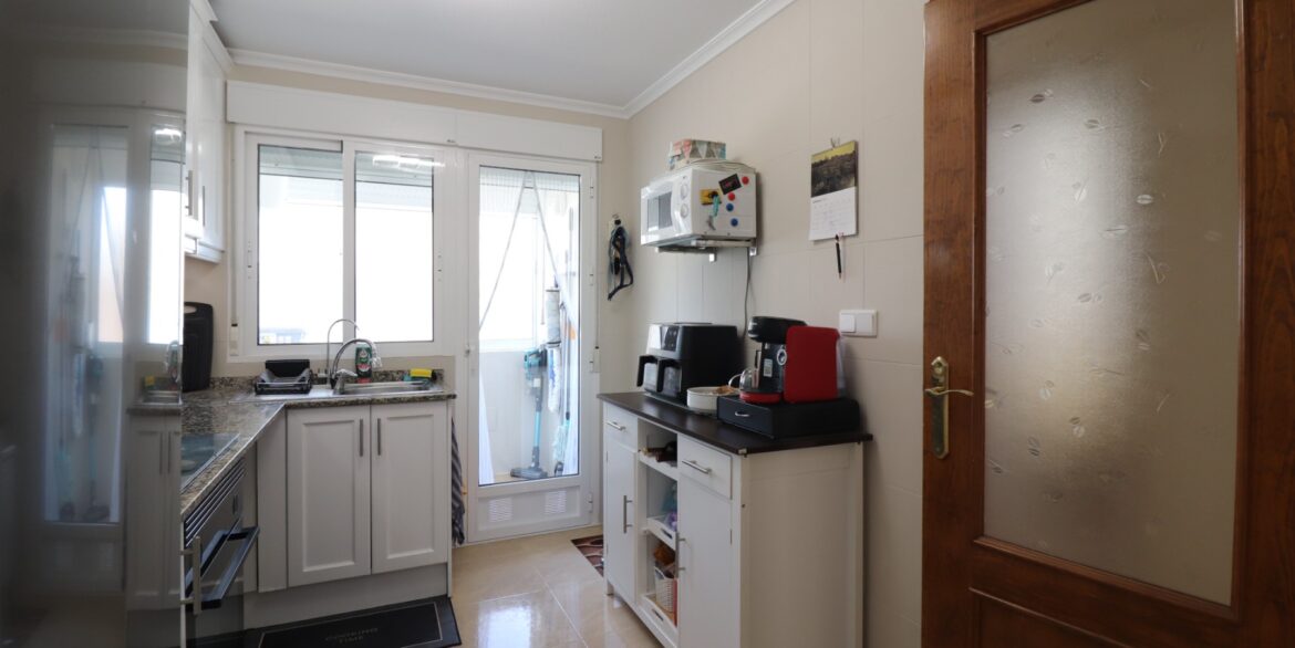 o_1jgfb1oai16esu4i1sqo18gv14a32a