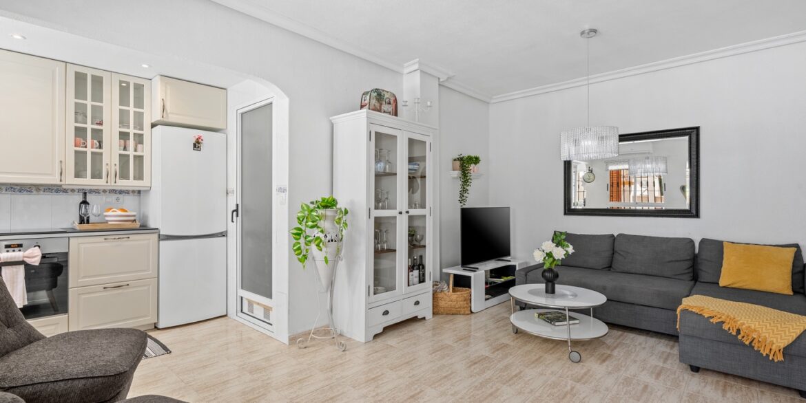 o_1jghhqmk8124g1jhn2l215tvhm22j