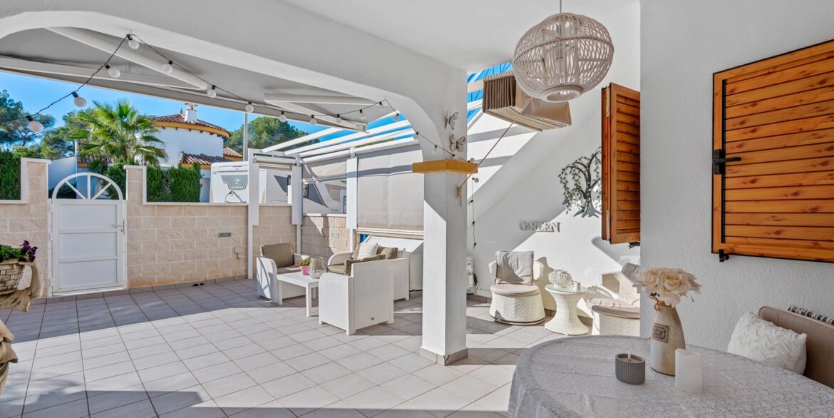 o_1jghhqmk8tcn19pn1qbtsq8p9a2b