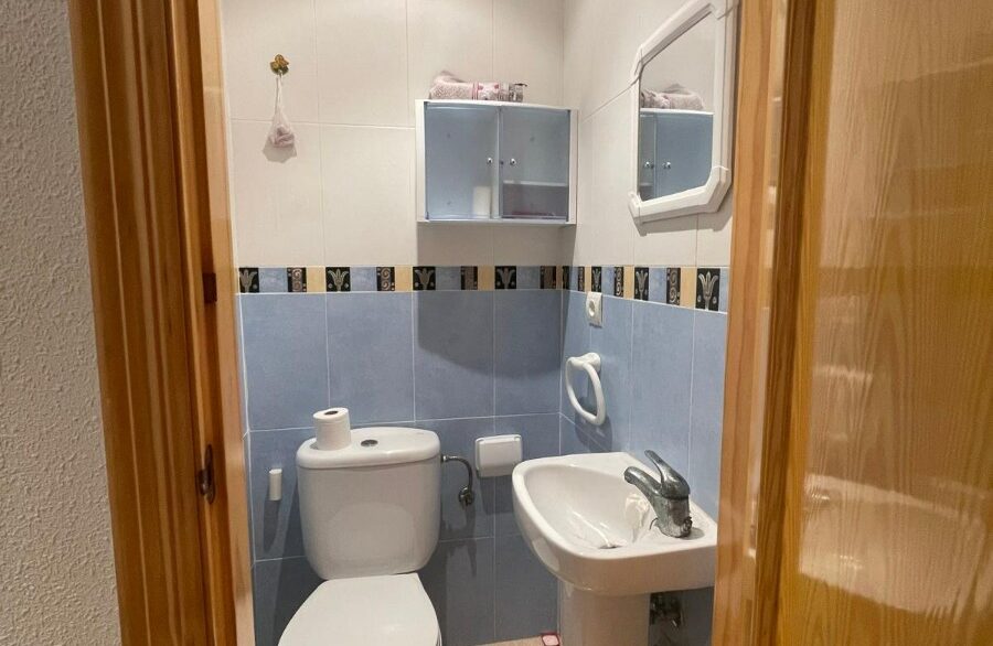 o_1jgk6t6uv1glr1bqubts1a9073k21