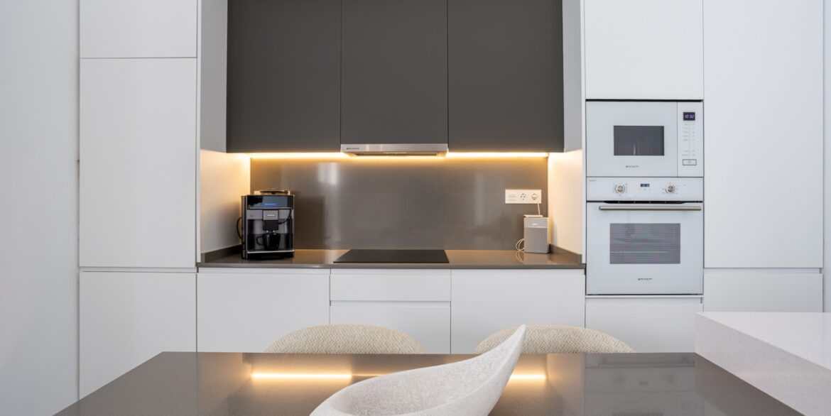 o_1jgn5re7v1esj1ck61q2v1ejf8c2r