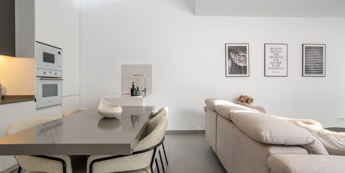 o_1jgn5re7vpqf1s3mn2g3tsql92n