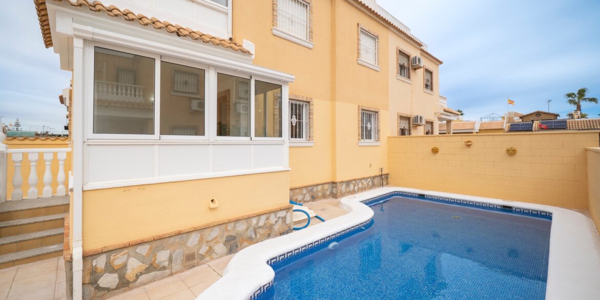 o_1jgp0grt219ud8tckofibu2812l