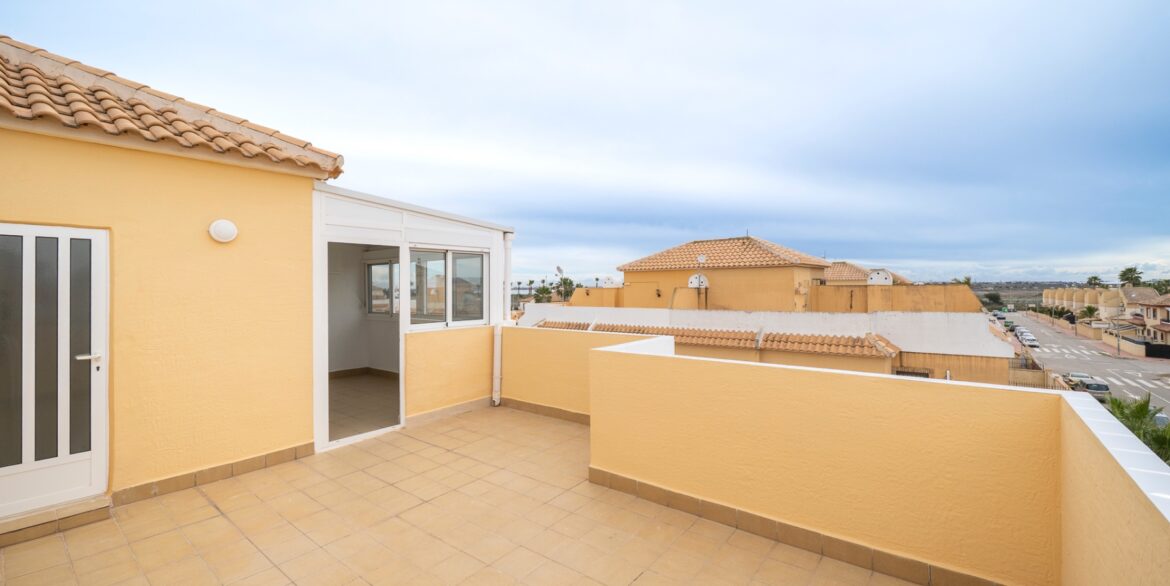 o_1jgp0grt21jq31p20f5i140g1e3v3b