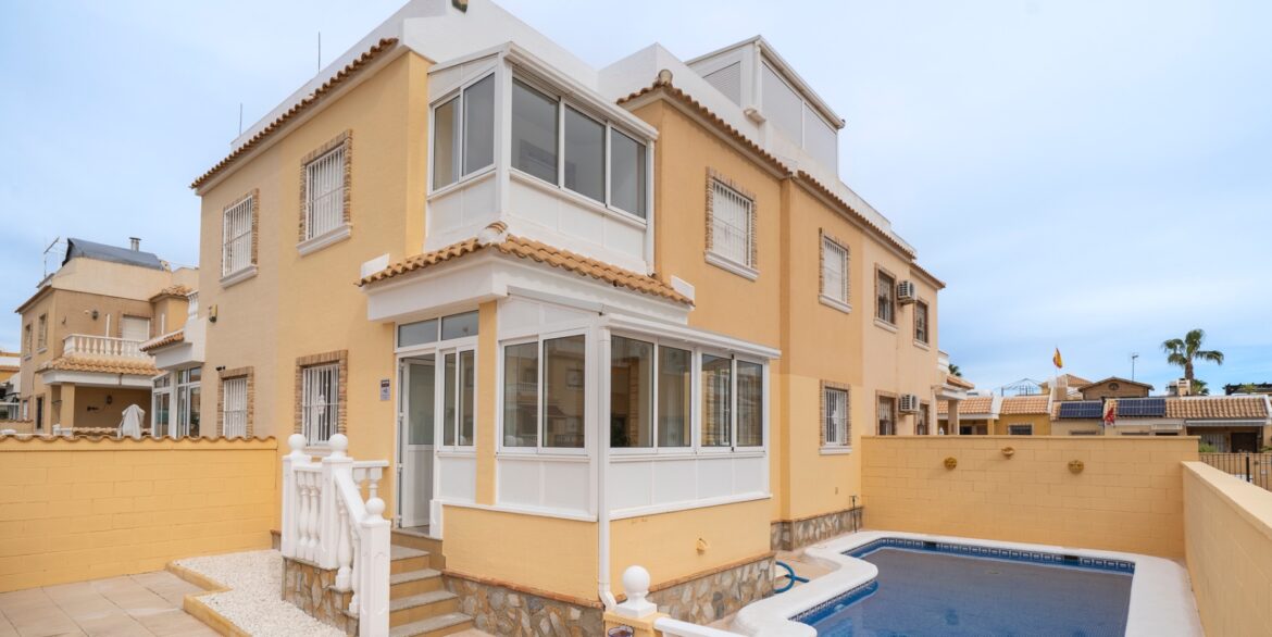 o_1jgp0grt21v1u1osp591baggek2k