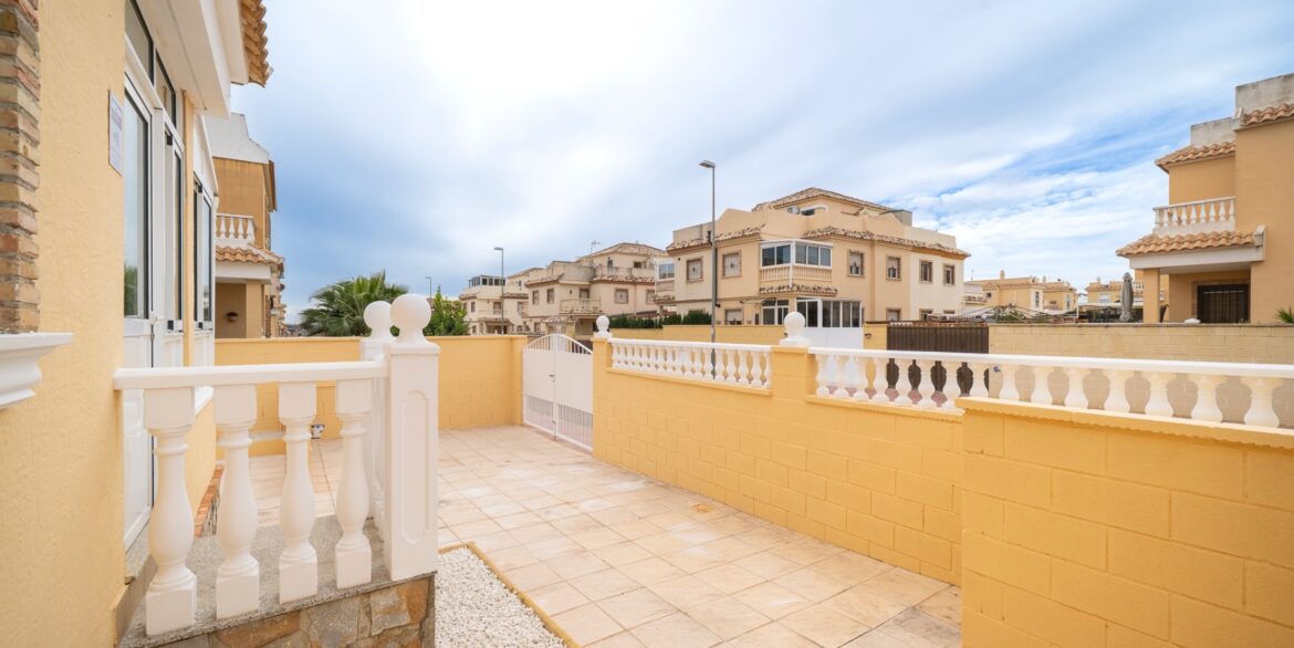 o_1jgp0grt2phdvrk1ebb1ccbn9d3h