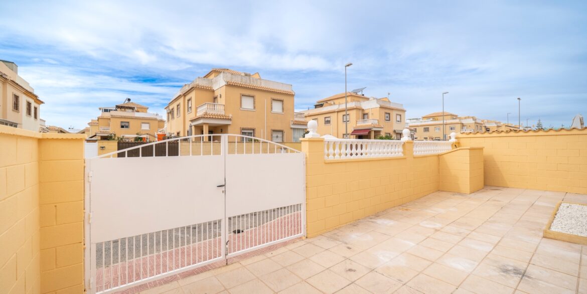 o_1jgp0grt2t5jeva16kd1emb1blp3m