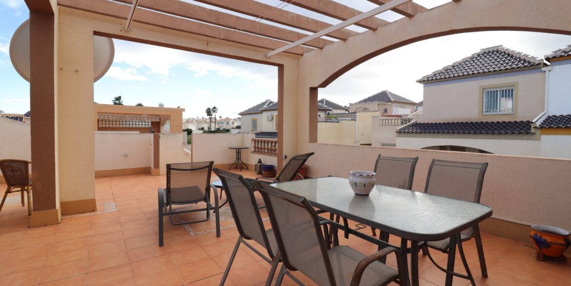 o_1jgpa5mhq1v5m58t1qls5ogclp2d