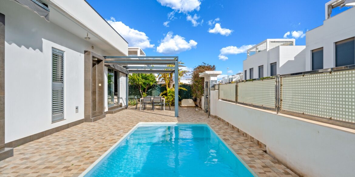 o_1jgq2v5us10p8bummfg12tm1heg2g