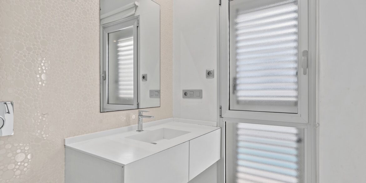 o_1jgq2v5us181o1595fdu5ba1ou534