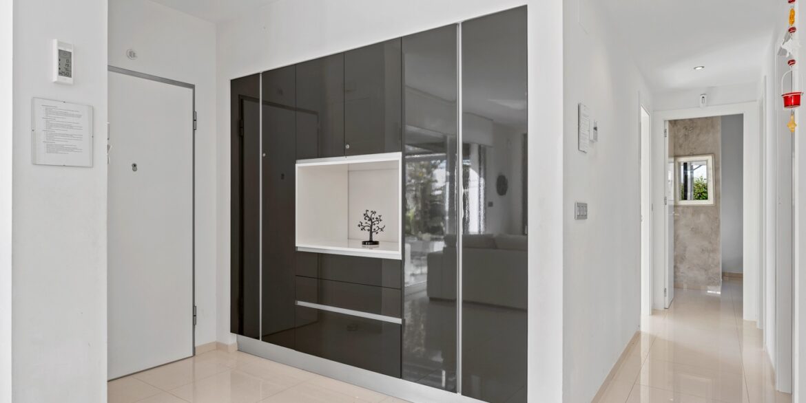 o_1jgq2v5us1m5cp6rie114l116632v