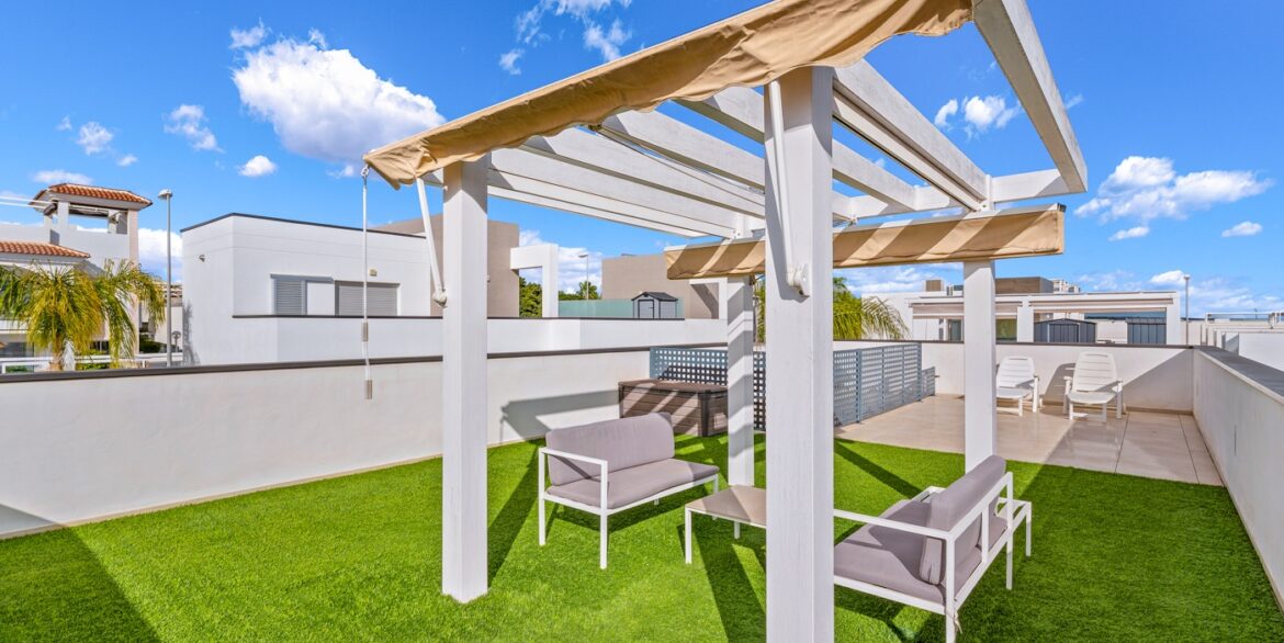 o_1jgq2v5us1v4ku438tdqh1rke2k