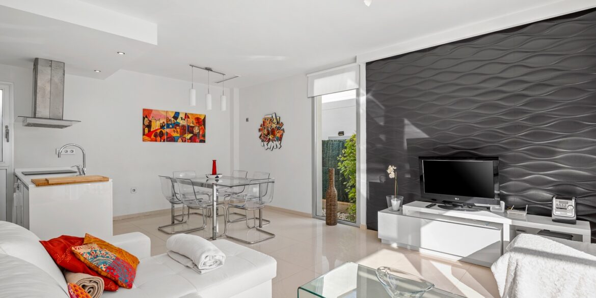 o_1jgq2v5usnt91ac1nat18fd16a62q