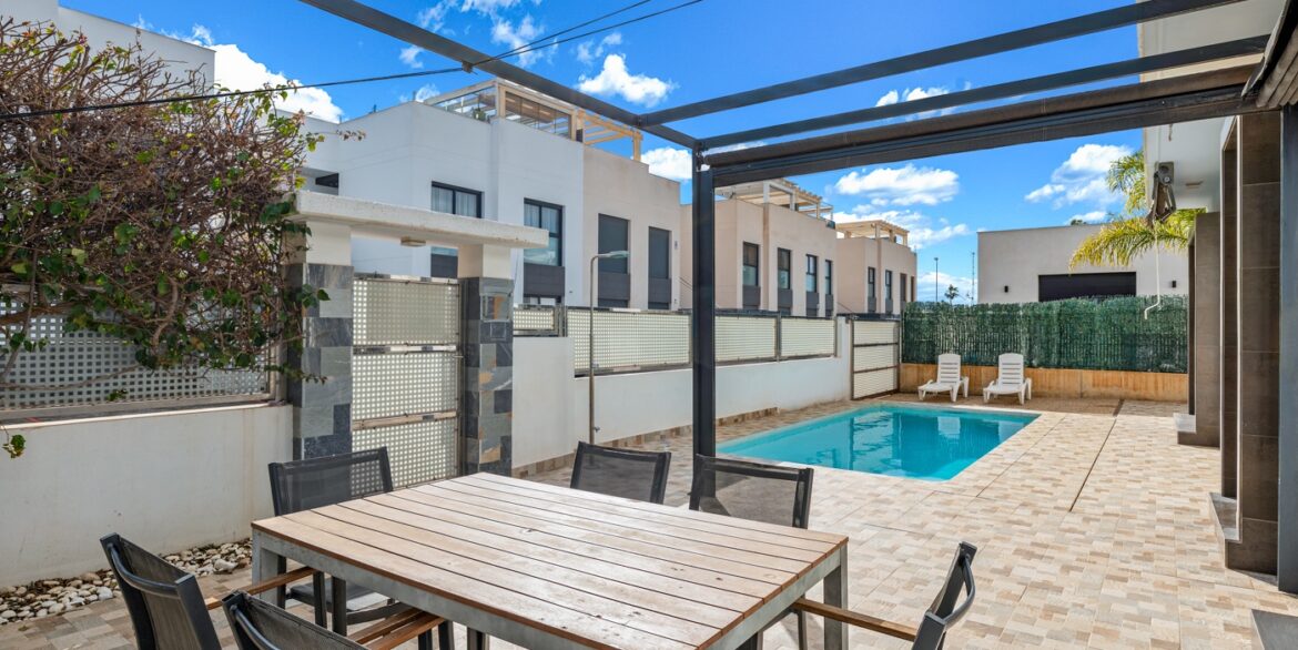 o_1jgq2v5usumh1dinebpeql1l892d