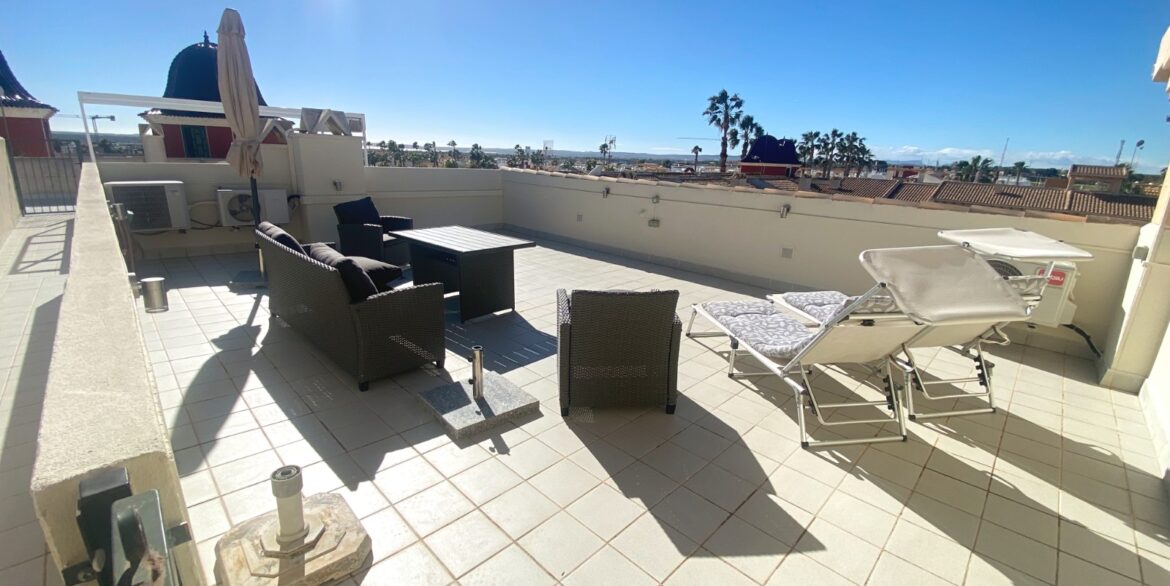 o_1jh0otgup5t11hk91tp5ht8mlg2s