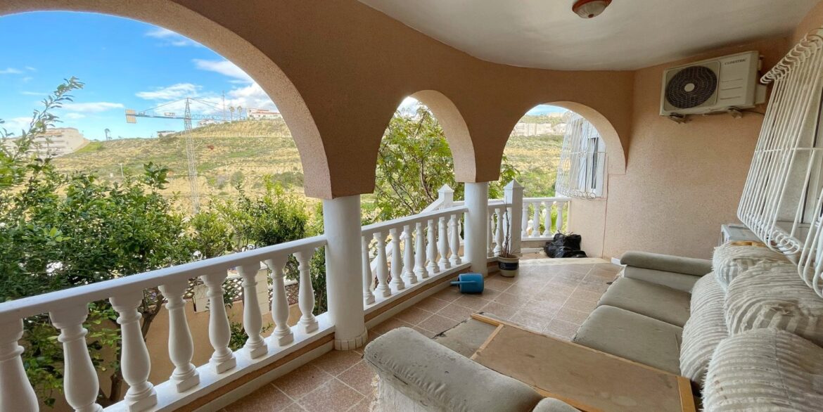 o_1jh0qpfnu13i6hed4ac4tg1pt22m