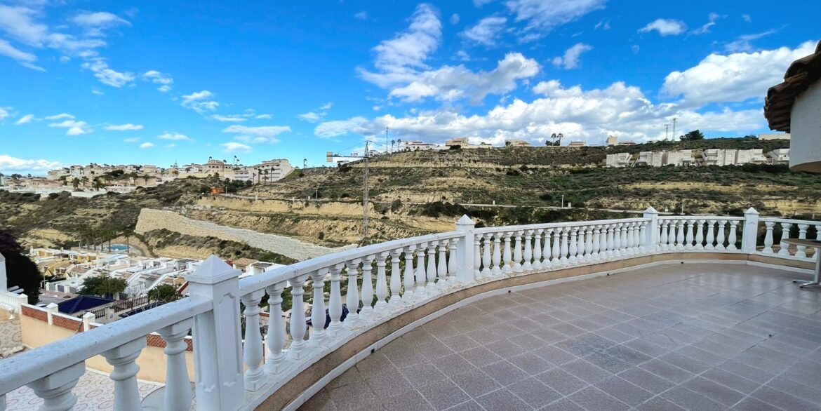 o_1jh0qpfnu1n3d3gd1tjshopni22r