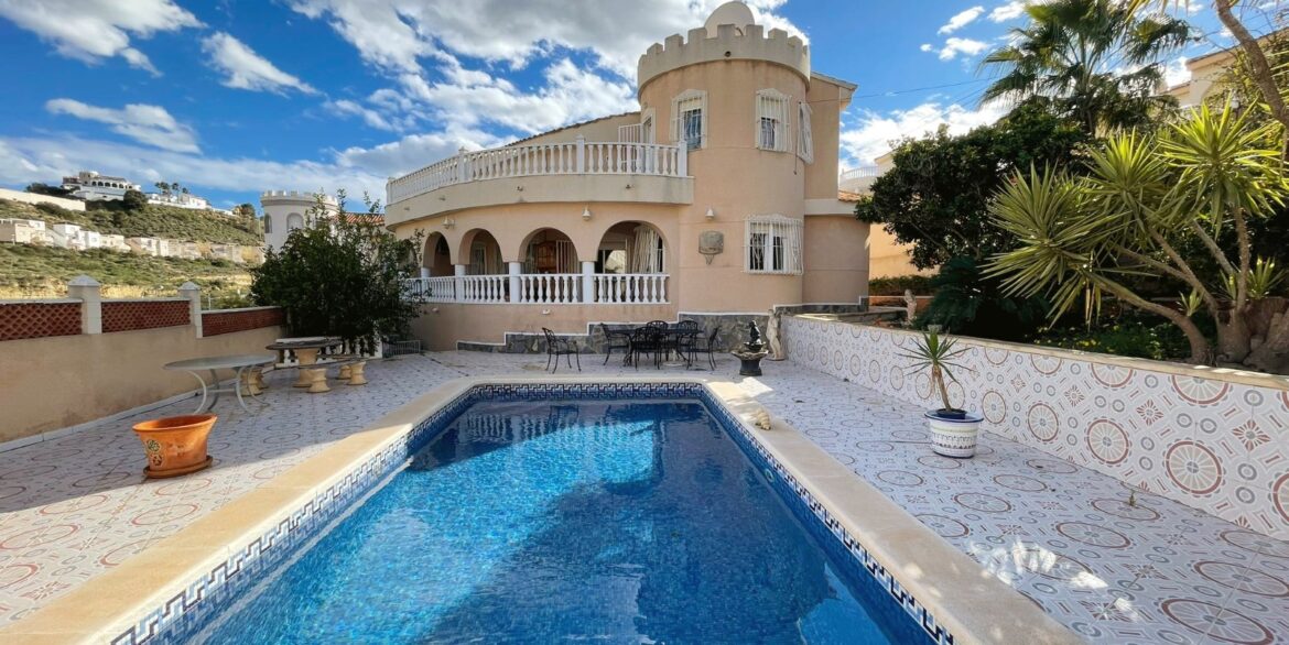 o_1jh0qpfnv1s1t128a1e431hf63po3k