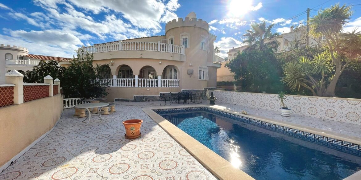 o_1jh0qpfnv1u0m1ooge8on1eg33j