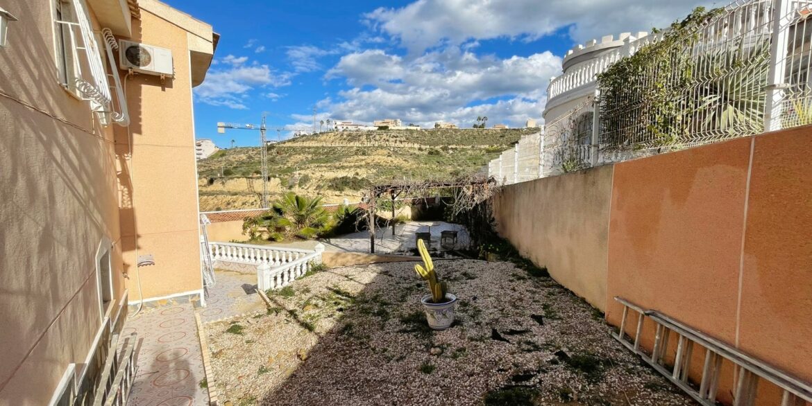 o_1jh0qpfnvarv1g861eki1ll41fe23c