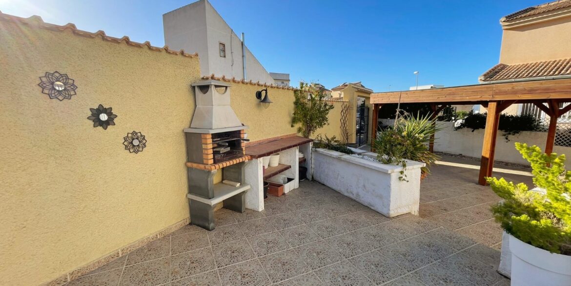 o_1jh0tof2m1151jv2ej18o4mql2q