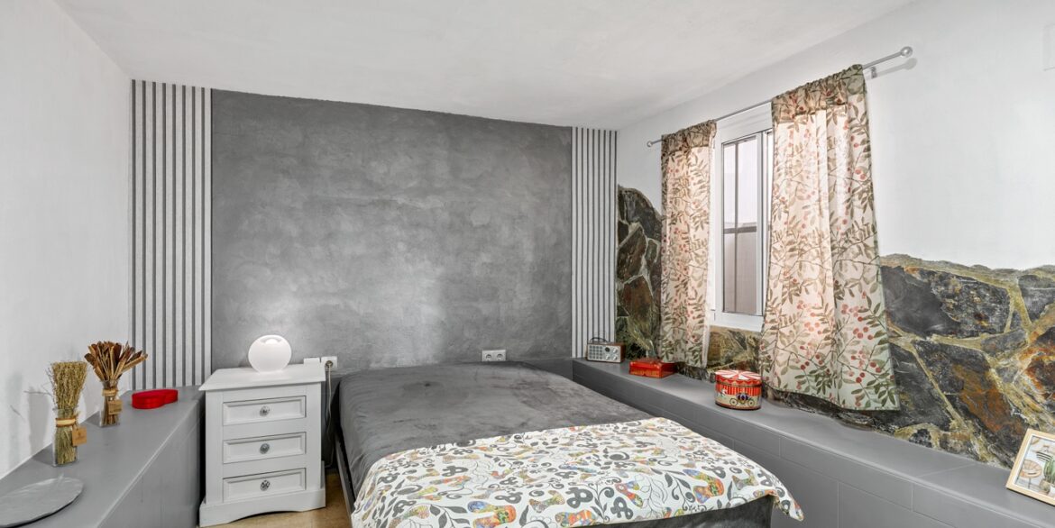 o_1jh0v67e310cd1rp816d7h7f6233g