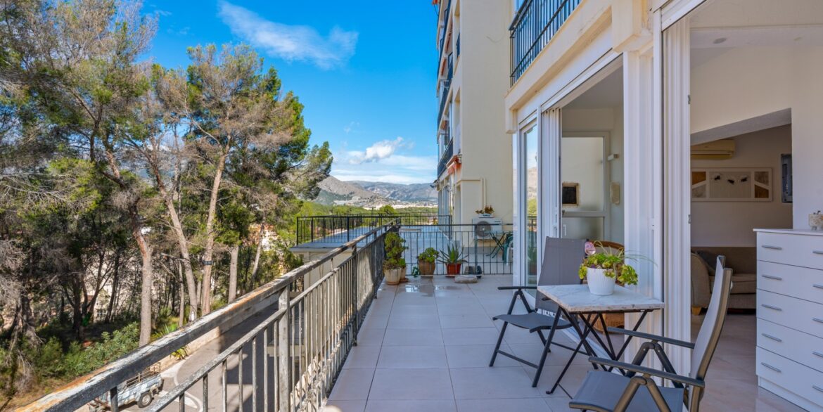 o_1jh1gtmq416io4j9q30l8m92028