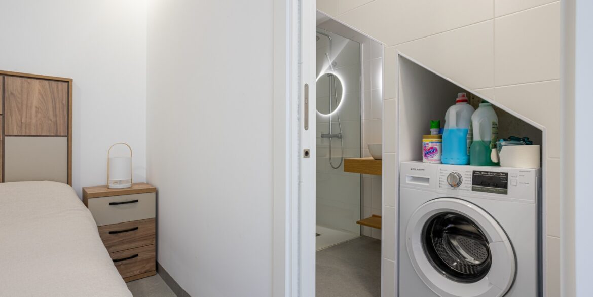 o_1jh1idh1jbmc1mhi1iauoiveb31