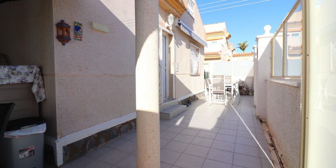 o_1jh6mcotrum010hf18mn3im9os2s