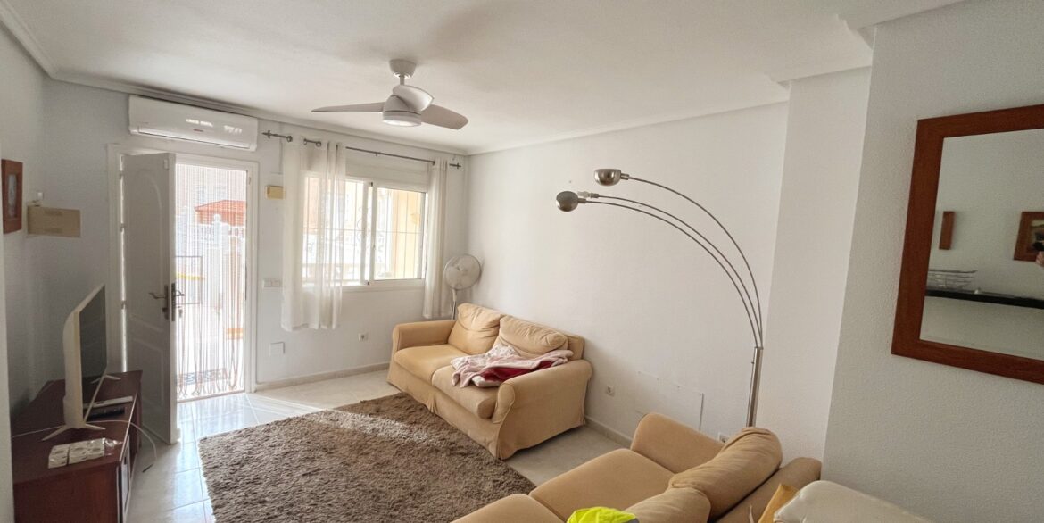 o_1jh8ht4tl1gt212fjr0g1ud01c2d23