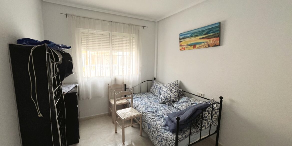 o_1jh8ht4tlbal1trd14phdft1lsv25