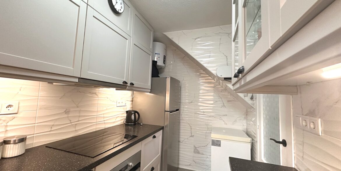 o_1jh8vko7013bp1l7m1if81dn3e8n2q