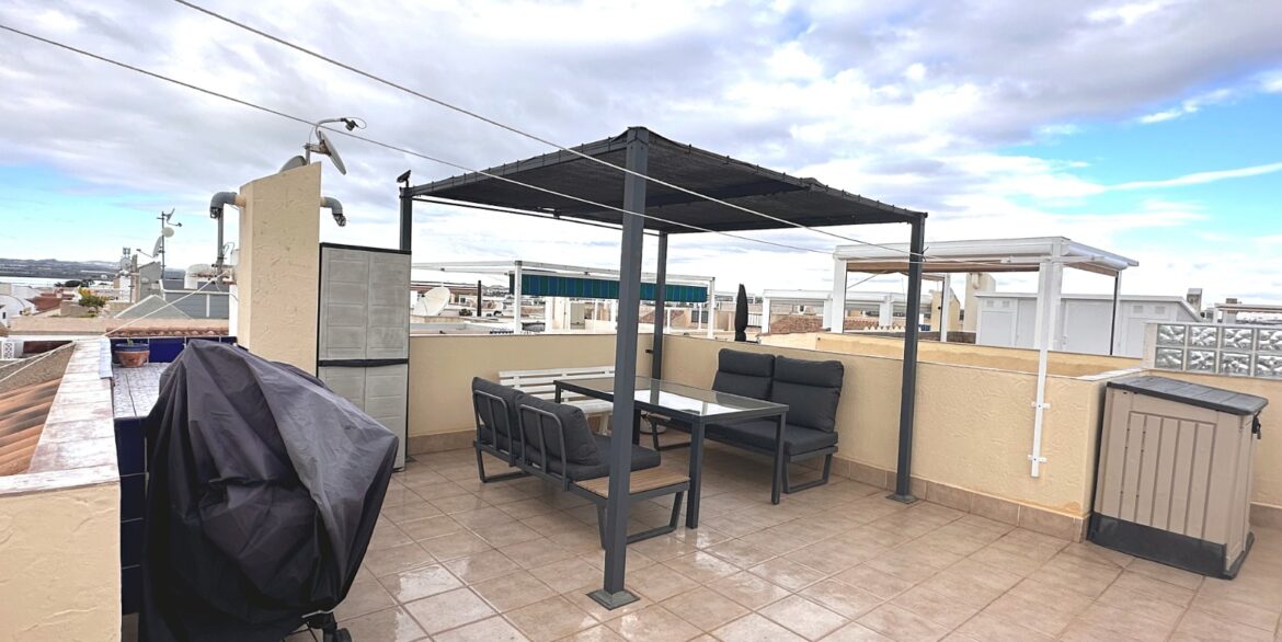 o_1jh8vko701os11dvqsbsn0d7q92m