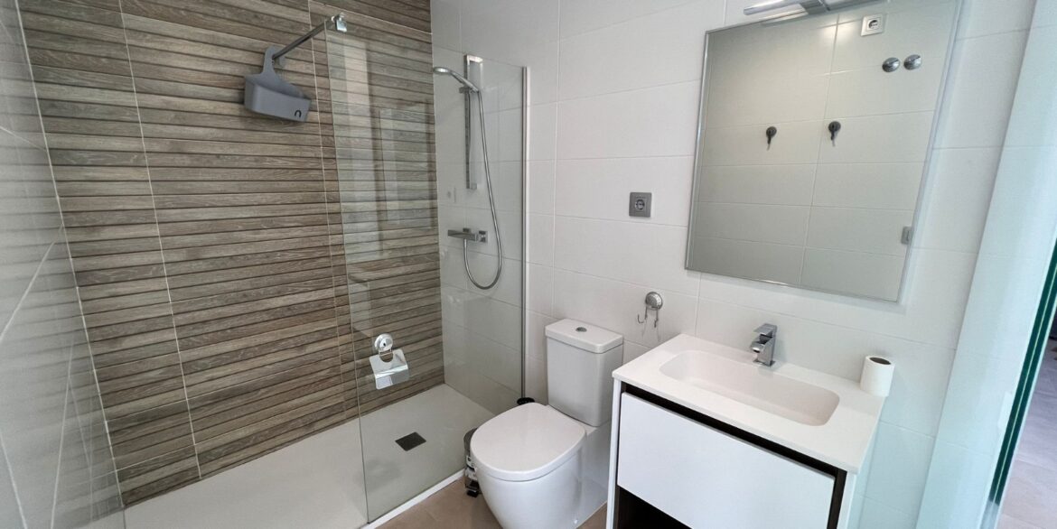 o_1jhbrpmbm1ngoebo1dh0cm1fls24