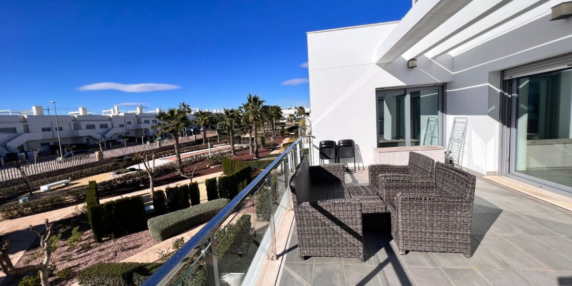 o_1jhbrpmbm1tocecja7i1ip613sh1t