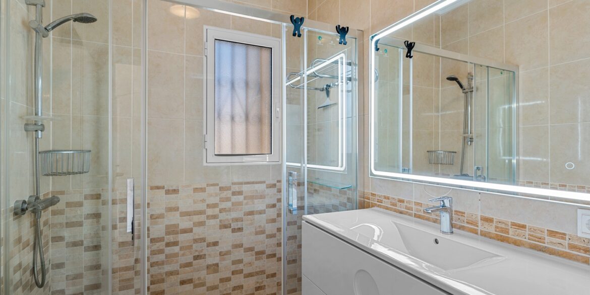 o_1jhisjb3g10e19jrbjt1s4shgd4g