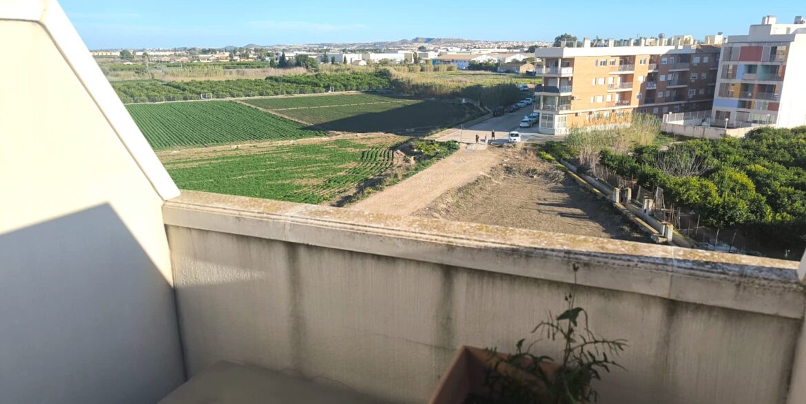 o_1jhj6rat41g1jli0174f1bkb1v892e