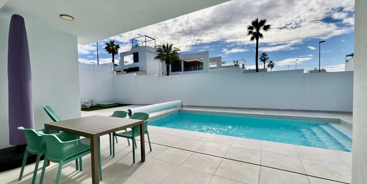 o_1jhjf0i3d1p4q1n2p5q4dvcgre23