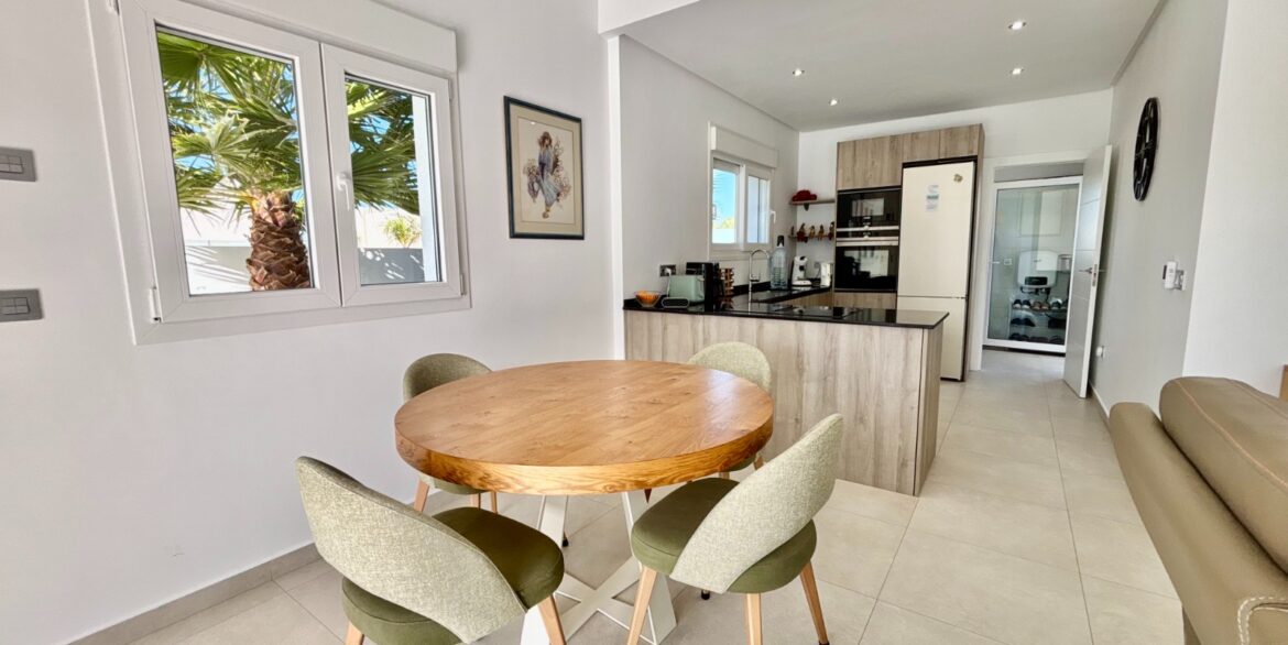 o_1jhjf0i3d8con2e1uu51vs2o1j28