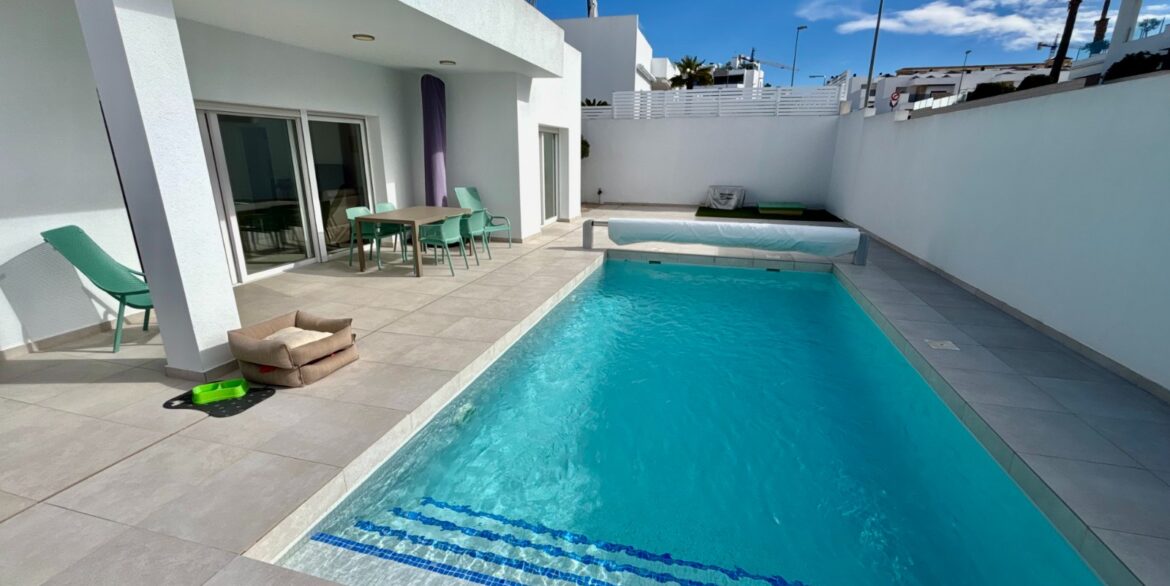 o_1jhjf0i3dc104s31haqlqvbni2n