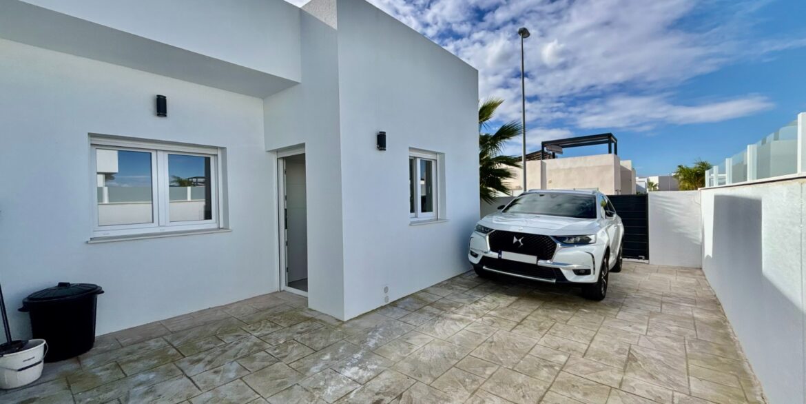 o_1jhjf0i3dsn41s8ea9v48o7rs25