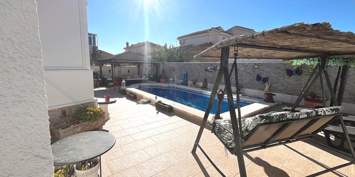 o_1jho34huj1ih2182t1kgd2kro0p2m