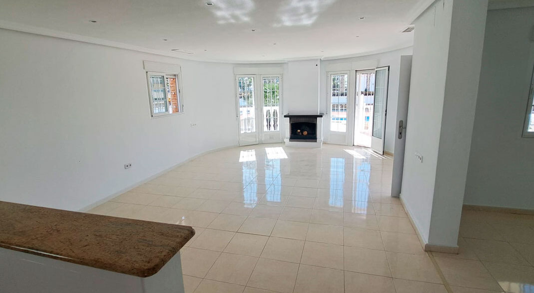 o_1jhqrtffa5581p0jj3q17usg3p37