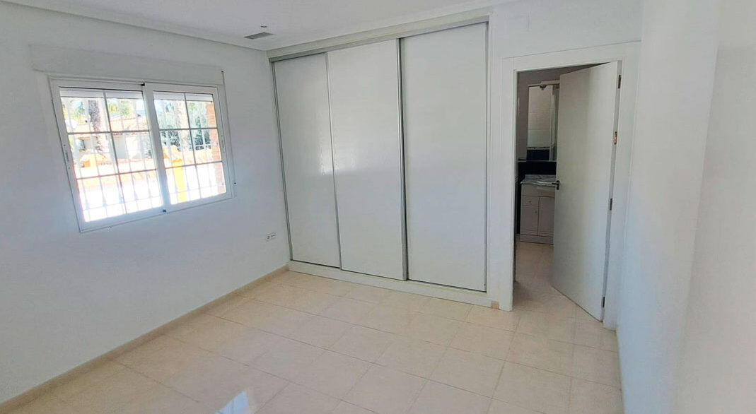 o_1jhqrtffa95bg0m1htr1iul17b33b