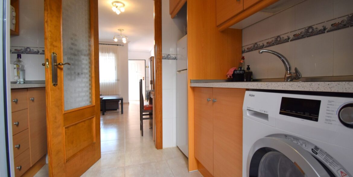 o_1jhr3tmqe1ak819d6bt11r5h1o9t1v