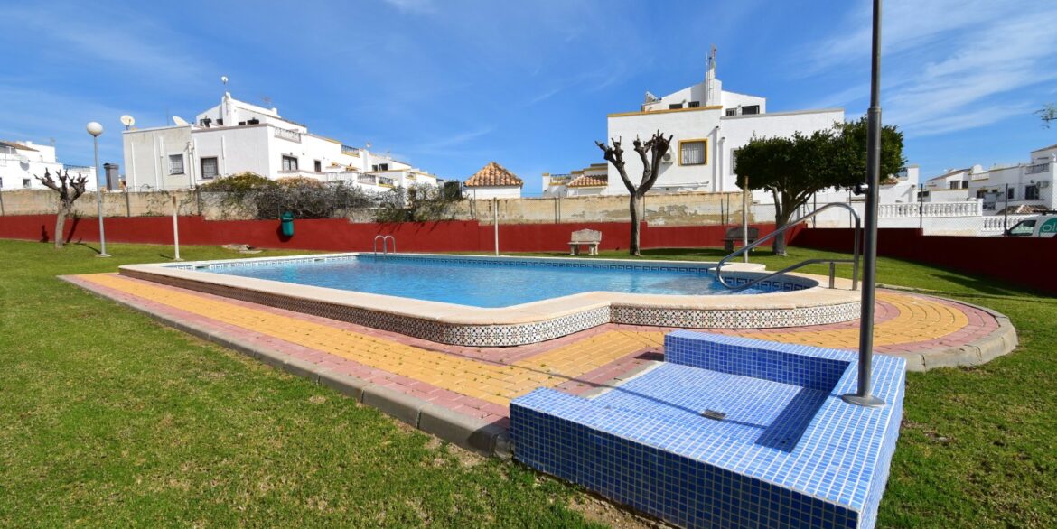 o_1jhr3tmqepj51s111fr158bjl1q