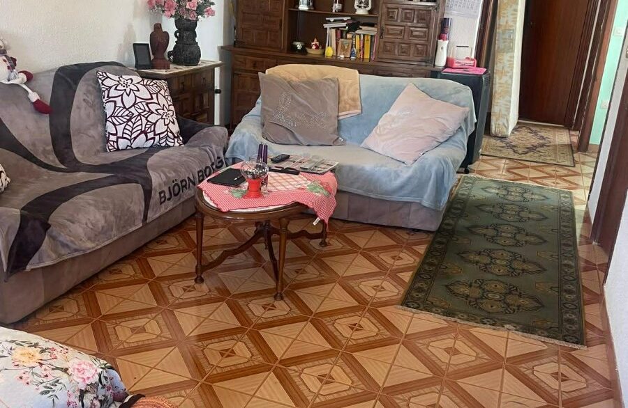 o_1jhr4duur121d9ng2u4de1i5c2m