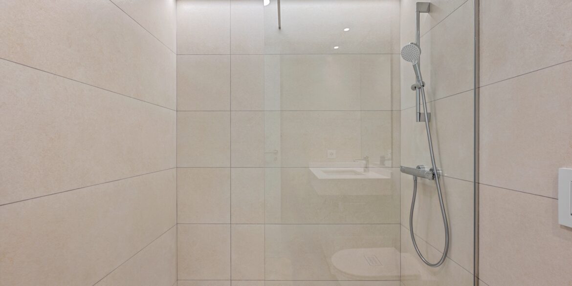 o_1jht5bhgl1b1idom1nkdi5p1ovq3d